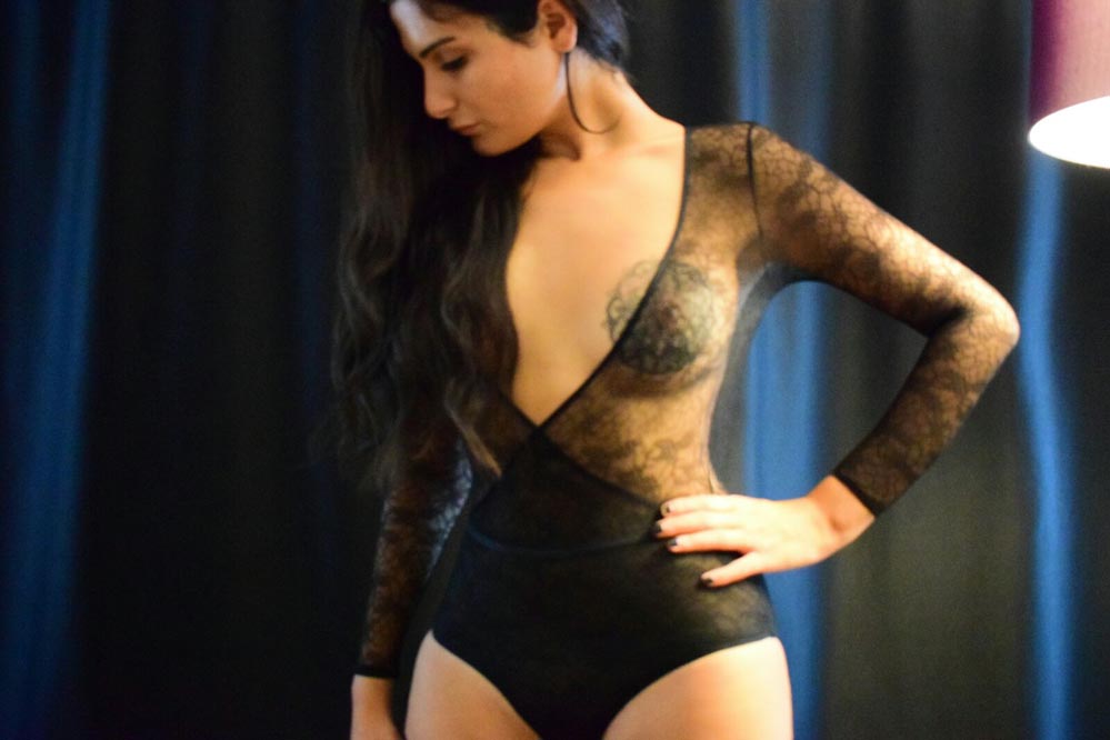 Konya'daki Tutkulu Bir Esmer Escort Ile Geceye Doyun